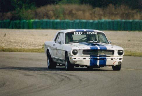 A Hardtop racer from the Fifty-seven team at the Colmar race track