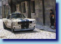 The Mustang from Ribadeneira , admired by young enthusiasts